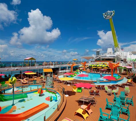 lido deck   cruise ship cruiseblog