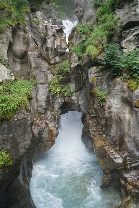 la grande arche gorges de ballandaz savoie lionel lachaud flickr