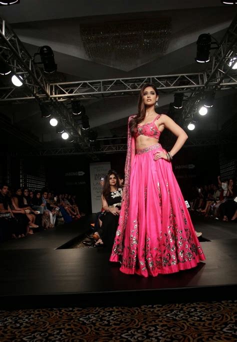 high quality bollywood celebrity pictures ileana d cruz super sexy skin show in pink lehenga