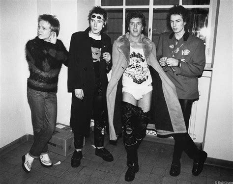 The Sex Pistols During Their 1977 Us Tour Oldschoolcool