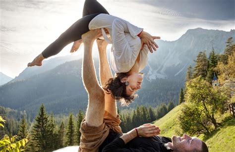 5 Easy Couple Yoga Poses For Your Healthy Sexual Life