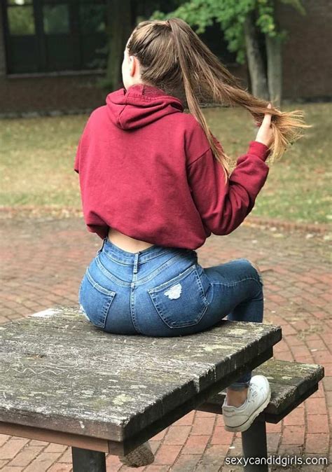 Round Ass Girl In Tight Jeans Sexy Candid Girls With