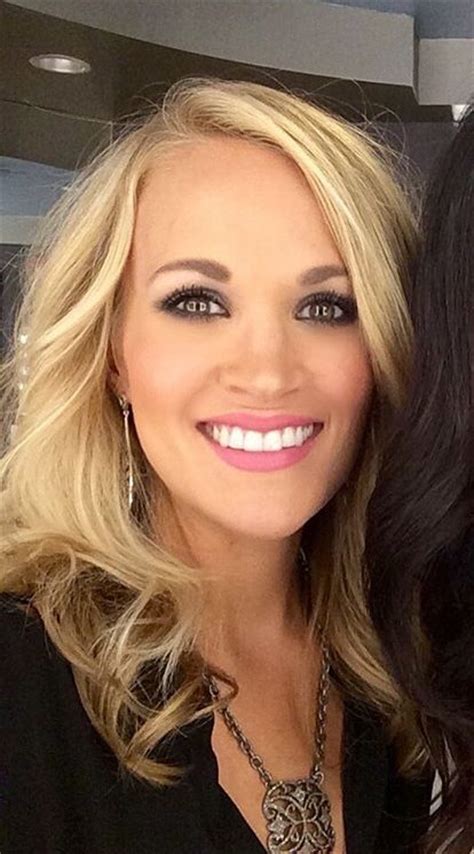 Sexy Carrie Underwood Selfies She Is So Beautiful Celeblr