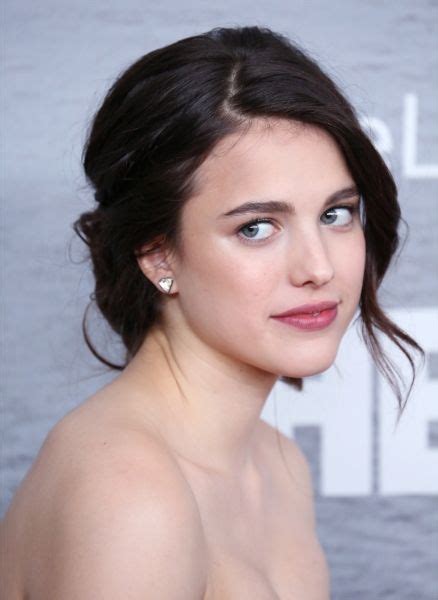 margaret qualley soft girly makeup in 2019 margaret qualley girls with black hair light hair