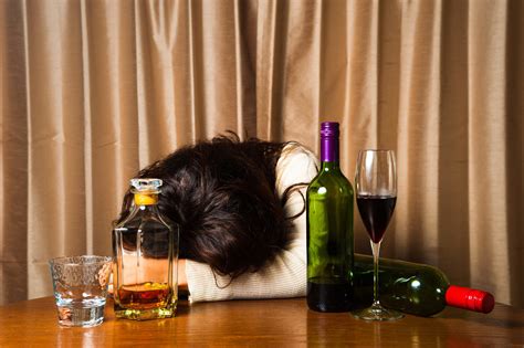 study excessive drinking responsible     deaths  working