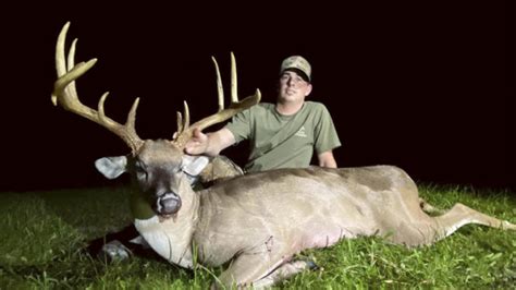 richmond county hunter kills giant  point buck carolina sportsman
