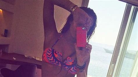 Lindsay Lohan Snaps Sexy Bikini Selfie Entertainment Tonight