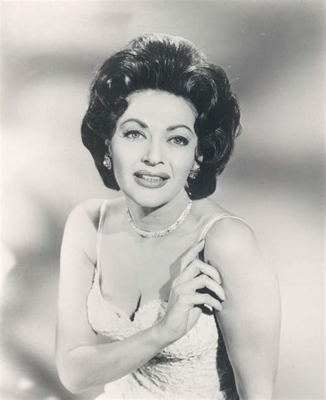 620 best yvonne decarlo images on pinterest yvonne de carlo celebs and classic hollywood