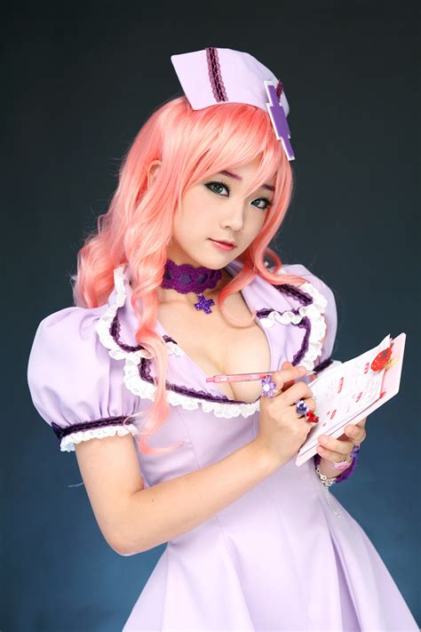 anh khoa than [8 pics] nurse cosplay miyuko