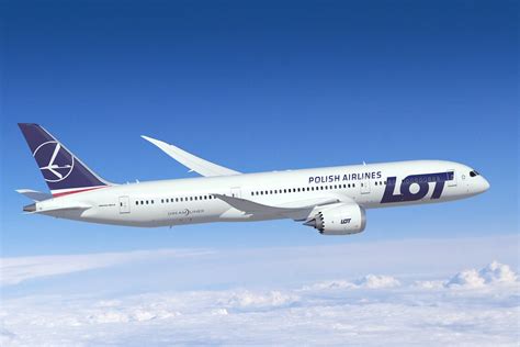 lot adding   dreamliner  toronto route travelpress