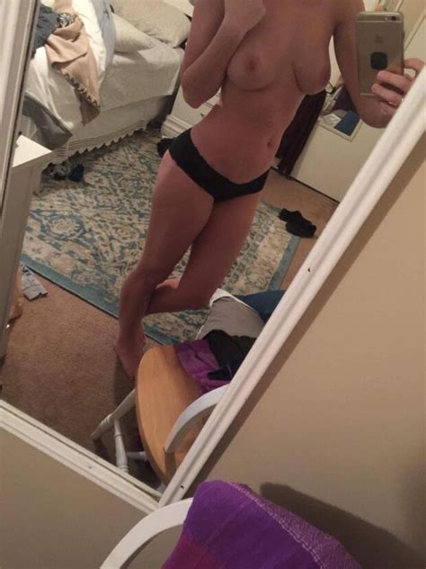 Topless Selfie Tiki2rude