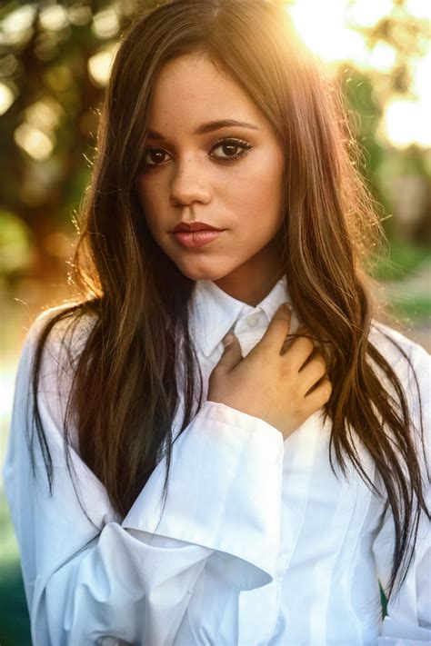 ‘stuck in the middle to end after 3 seasons jenna ortega abc pilot