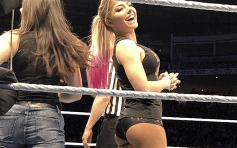 Alexa Bliss Reacts To Booty Photos Getting So Much Love On