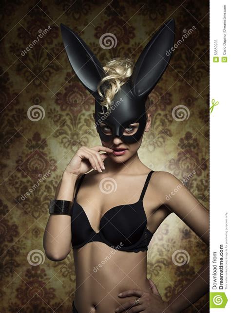 menina erótica com disfarce do coelho foto de stock