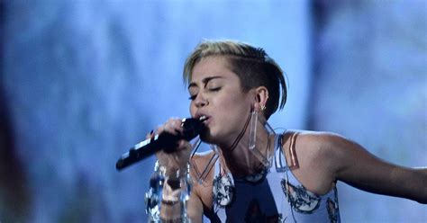 Miley Cyrus Nest Pas La Personnalité De 2013 Qui A Battu La Reine Du