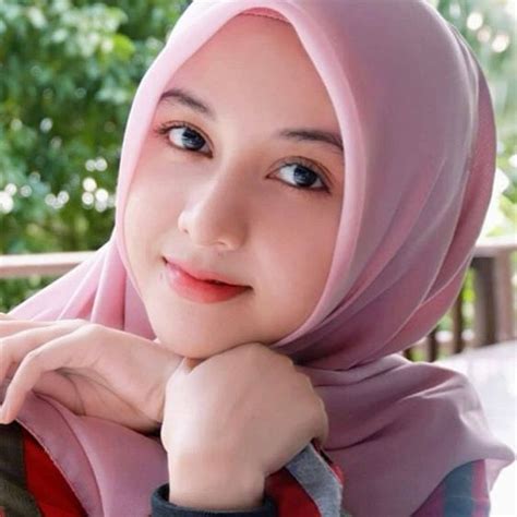 cewek cantik hijab cocok  screenlock wallpaper part  verity