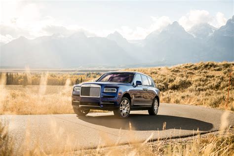 rolls royce suv  hd cars  wallpapers images