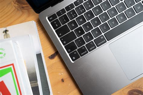 Apple Floats Revolutionary Macbook Keyboard With Display