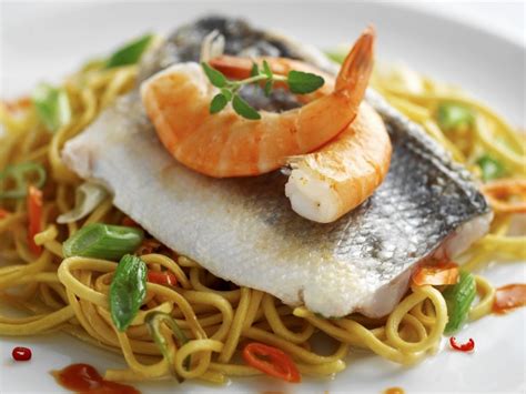 Sea Bass Fillets With Noodles Recipe Eatsmarter