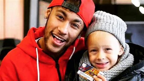 neymar family pics fifa words cup pics  football player neymar lifestyle pics