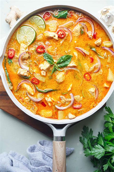 thai red curry chicken cooked  creamy coconut milk posh plate