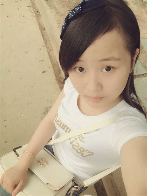 cute chinese girl selfie did you take your selfie today
