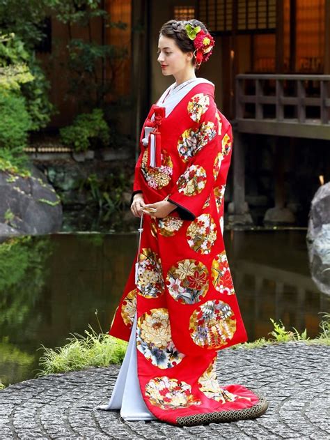 kimono beautiful wedding uchikake hiki hurisode