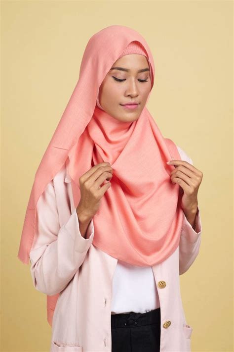 tutorial model hijab pashmina  ide gaya tiap hari