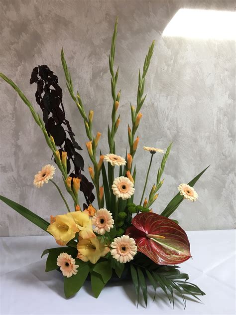 art floral composition avec glaieuls anthurium  germinis realisee