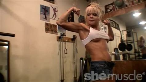 Female Muscle Cougars Mature Blonde Muscle Girl Posing At