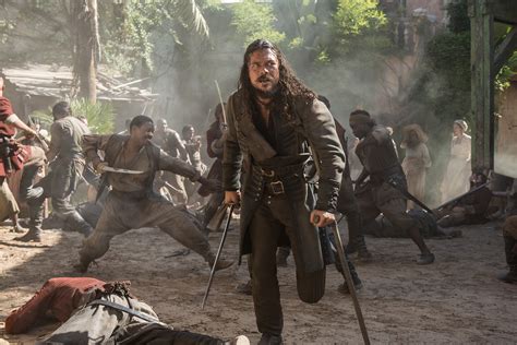 luke arnold says silver will be the center of black sails season 4