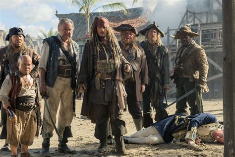 pirates   caribbean dead men   tales  ultra hd