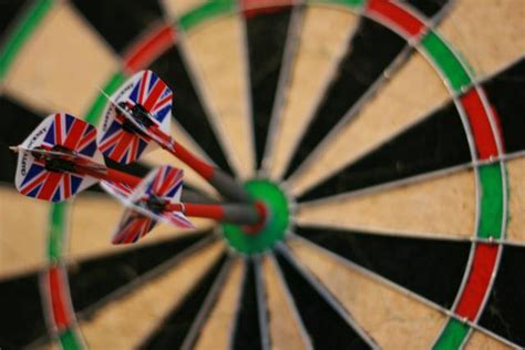 cameraderie   bullseye   darts tourney  hampshire public radio