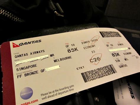 review  qantas flight  singapore  melbourne  economy