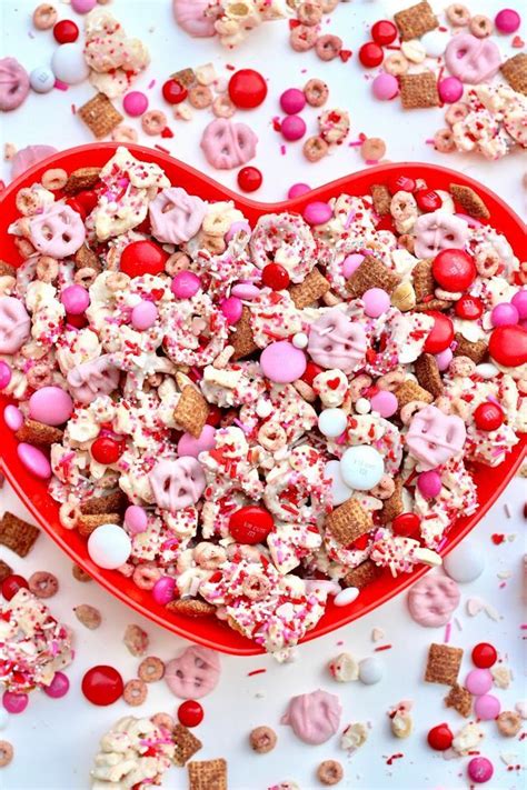 Valentine Sweetheart Snack Mix The Baker Mama Valentines Snacks