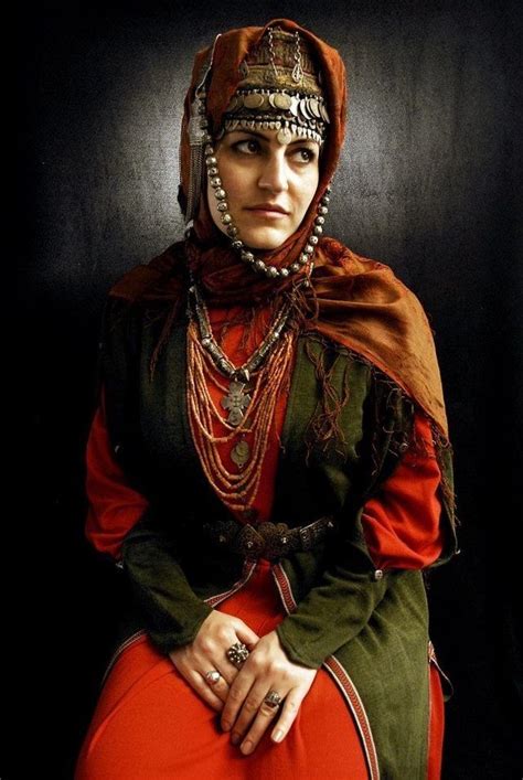 traditional armenian fashion