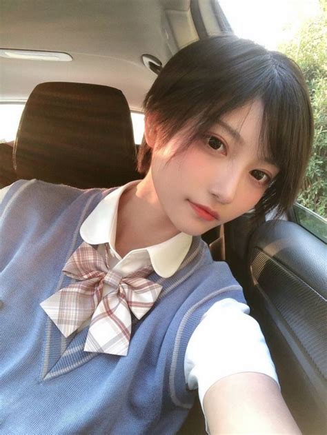 pin by ronith on 帅嘤嘤 cute japanese girl girl short hair