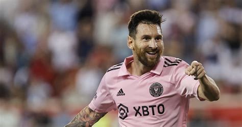 lionel messis goal thrills fans  mls debut  inter miami beats ny