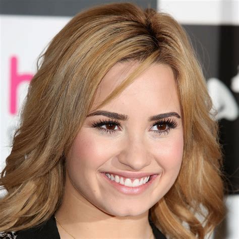 Would You Have Thought To Put These Eye Makeup Colors Demi