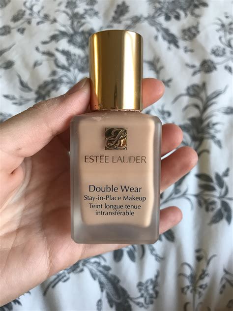 estee lauder foundation double wear  blushing introvert estee lauder double wear