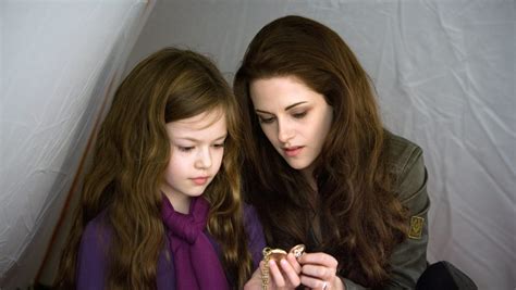 mackenzie foy stands out in breaking dawn part 2