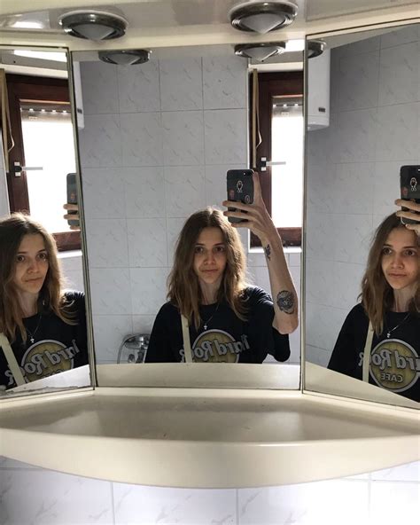 Pin By Ruzica Timon Josic On Ragazzina Mirror Selfie Selfie Mirror