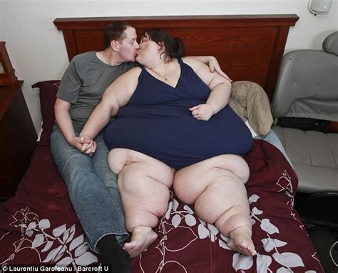 mother s bid to become the fattest human ever at 115 stone and she s marrying a chef to help