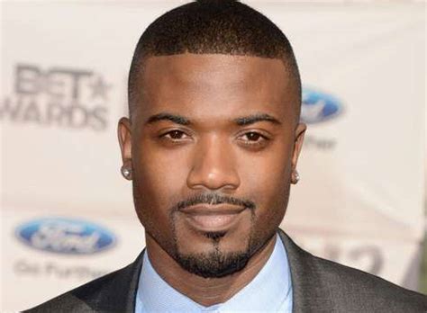 ray j pokes fun at kim kardashian s tweet about not being defined by