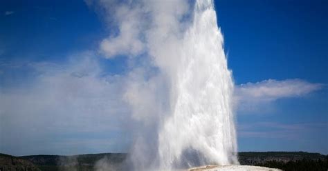Old Faithful United States A Cone Geyser In Yellowstone