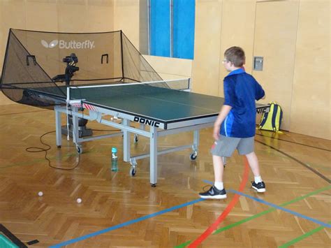 tischtennissport tischtennis training fuer stubaier kids und erw