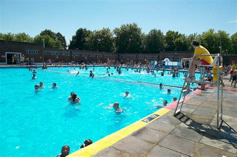 londons  outdoor swimming pools  lidos  open london evening standard