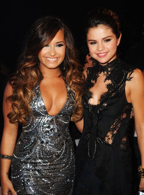 Blog De La Tele Demi Lovato Y Selena Gomez Mtv Vma S 2011