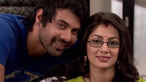 Kumkum Bhagya Wiki Cast Characters Real Name And Timings