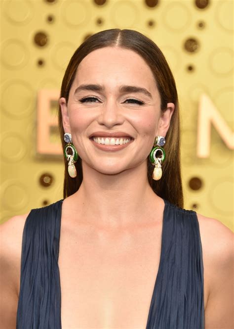 Emilia Clarke Sexy Tits In Cleavage 24 Photos The